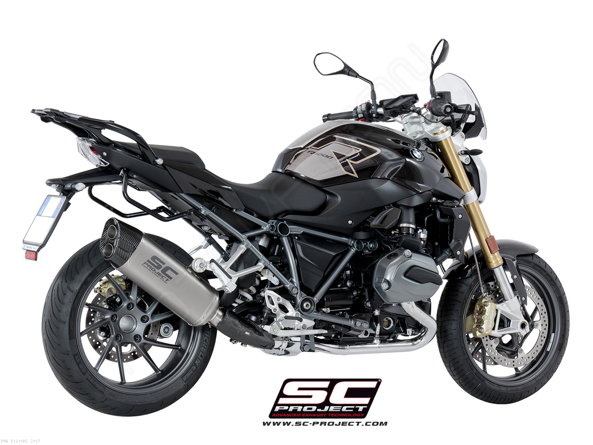 BMW、S&T出品