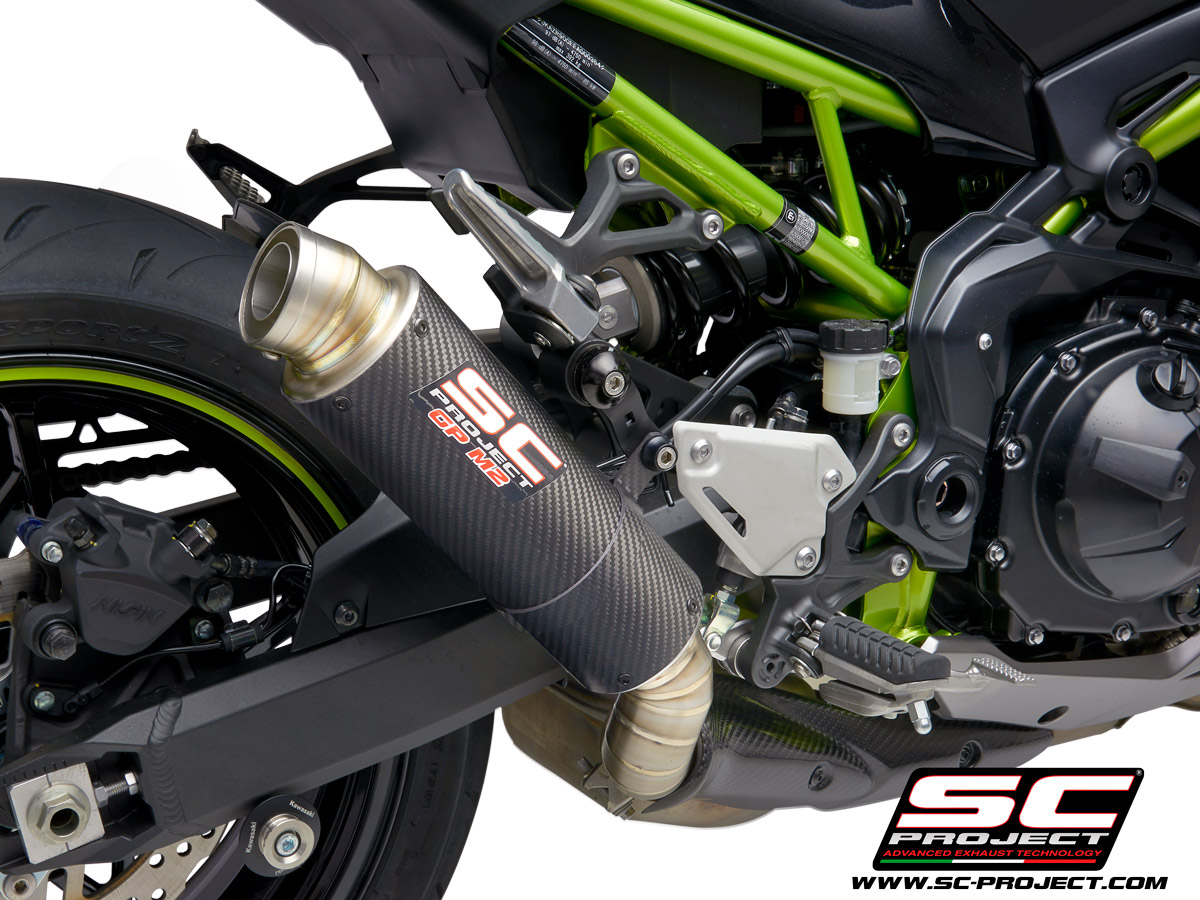 Kawasaki Z900 - SC Project GP M2 - accessoires ++ - Motos